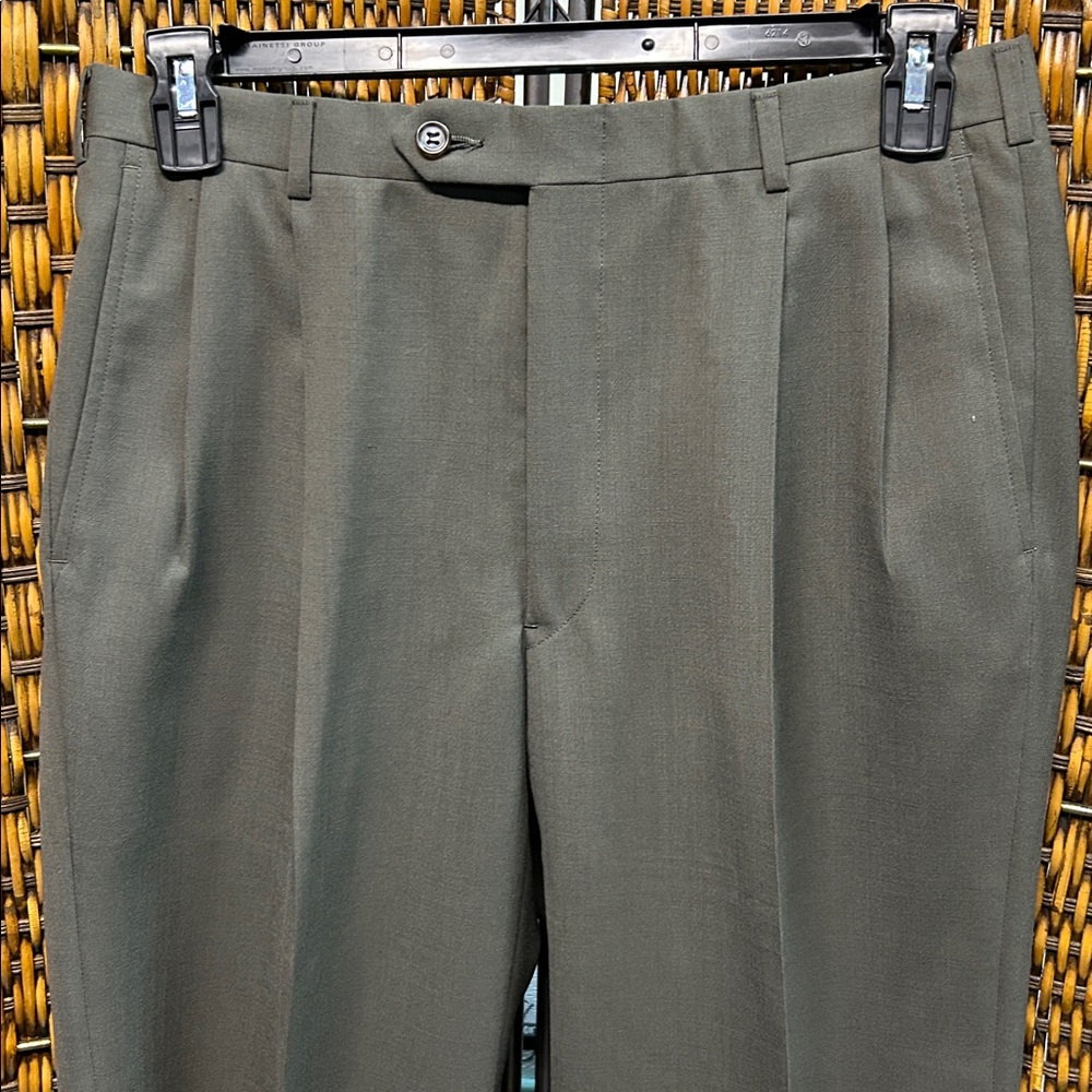 9932 Austin Reed Drab Green Suit Dillards Size 39R Coat 32 Pants - Picture 10 of 16